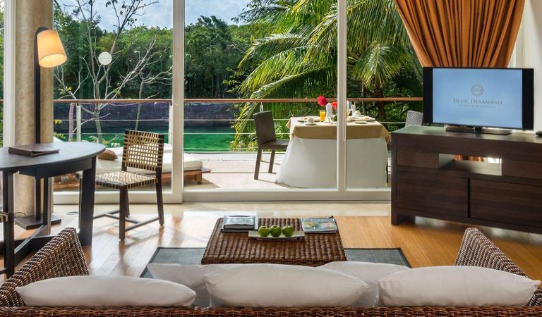 Cenote-laguna junior suite  Blue Diamond Luxury Boutique Hotel Riviera Maya