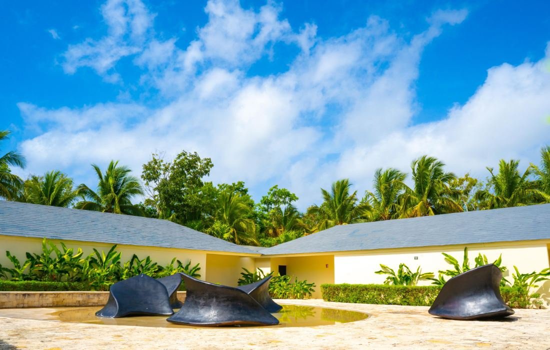 Balcones y miradores proporcionan unas vistas encantadoras del mágico caribe mexicano.  Blue Diamond Luxury Boutique Hotel Riviera Maya